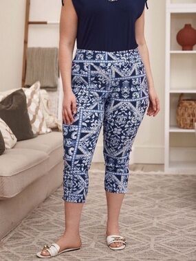 Laura New with tags Paisley Print Blue Capri Pants Size 16